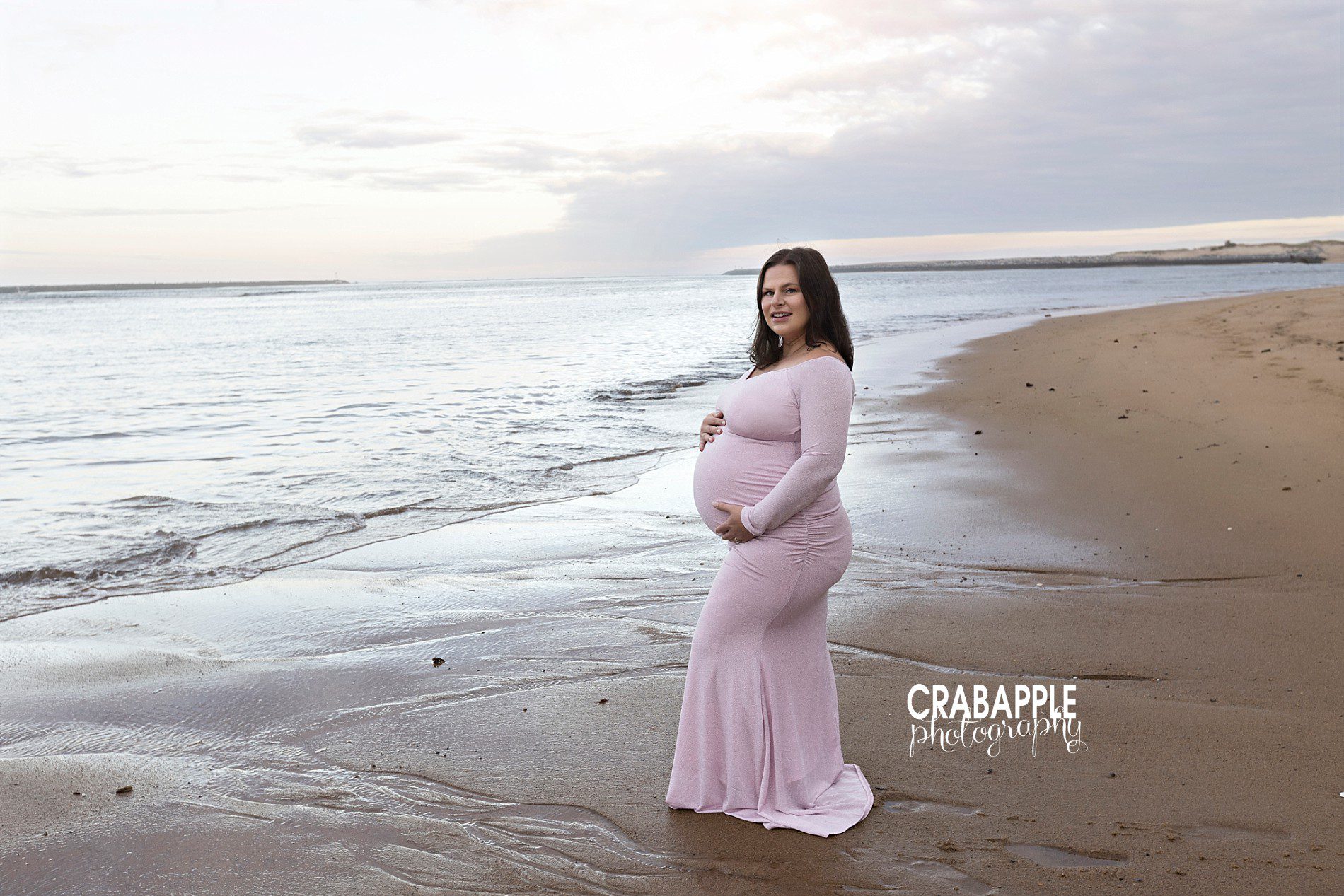 beachside maternity photographer
