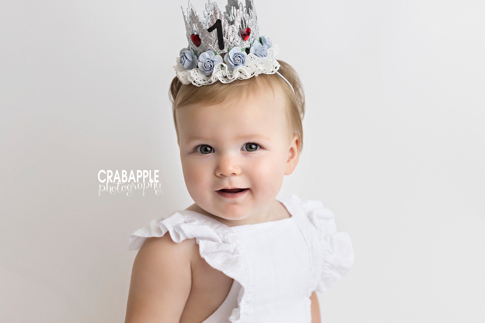 first birthday portraits with crown