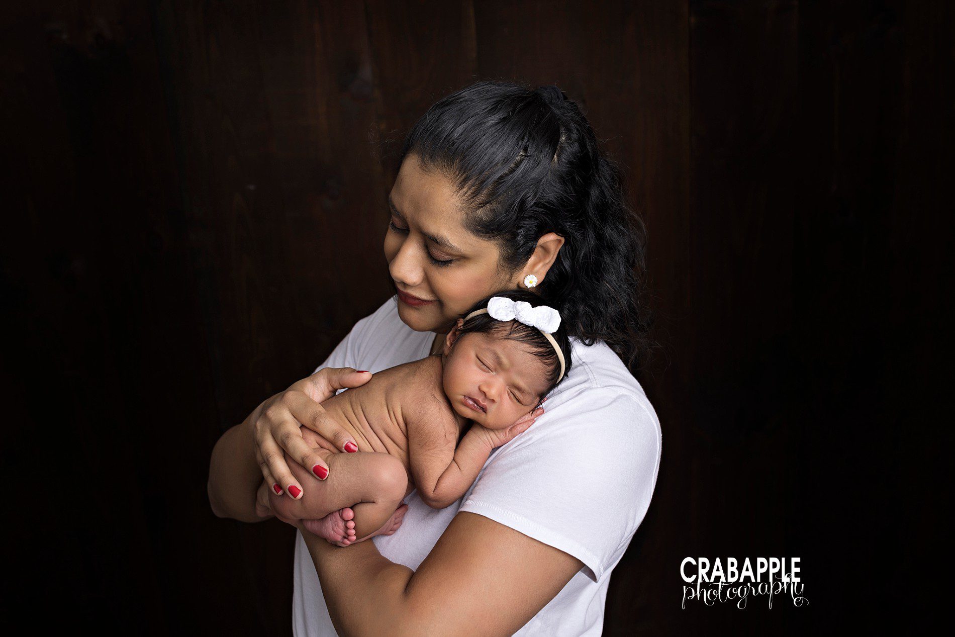 mother and daughter photos for newborns