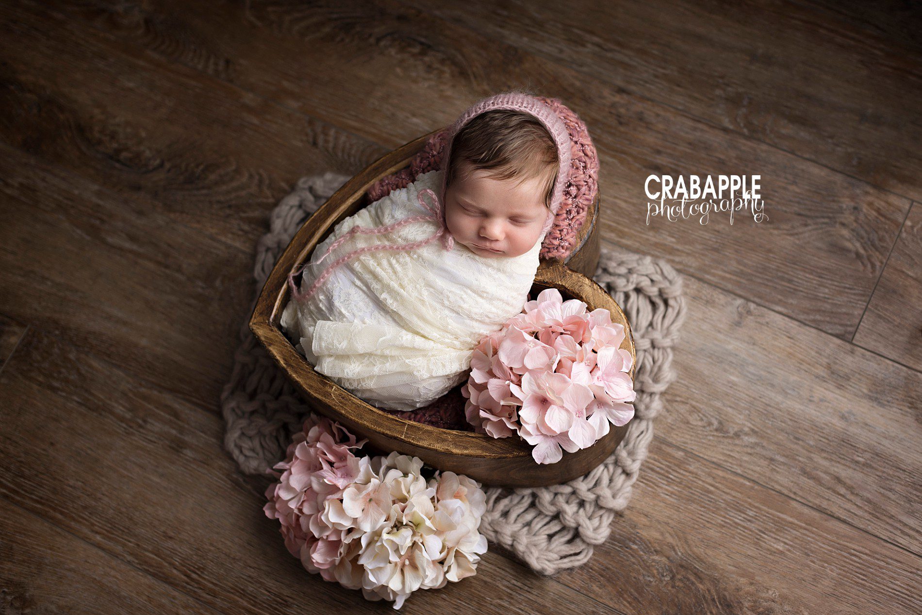 using flowers in newborn photos