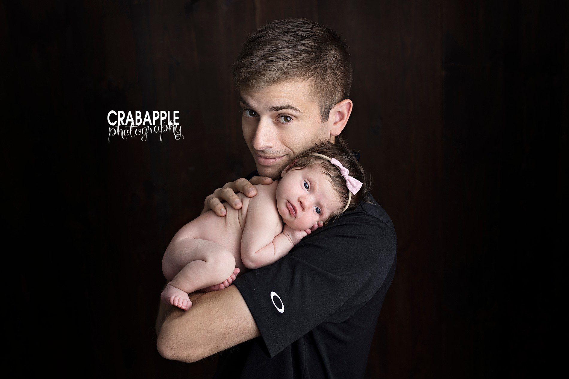 father and daughter newborn pictures