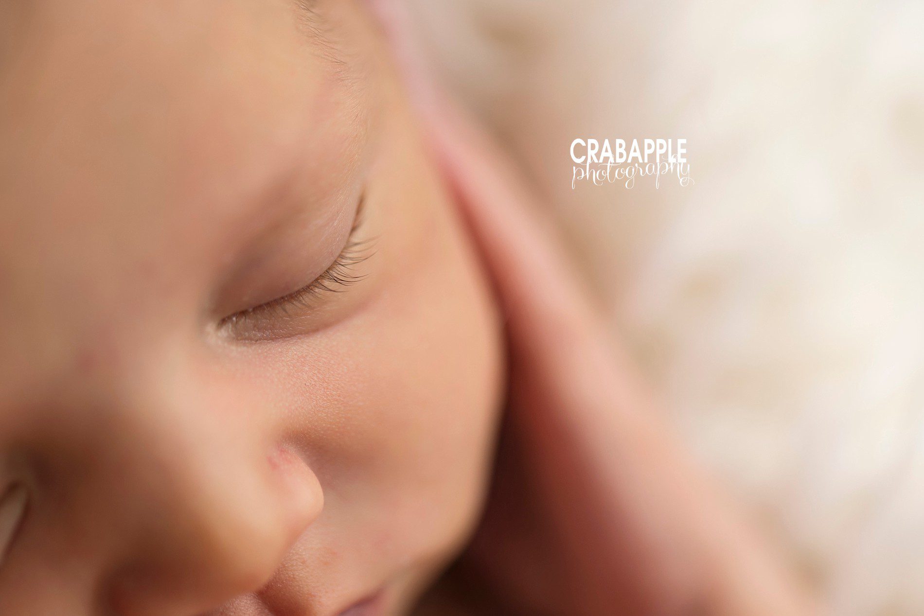detail photos for newborns eyelashes