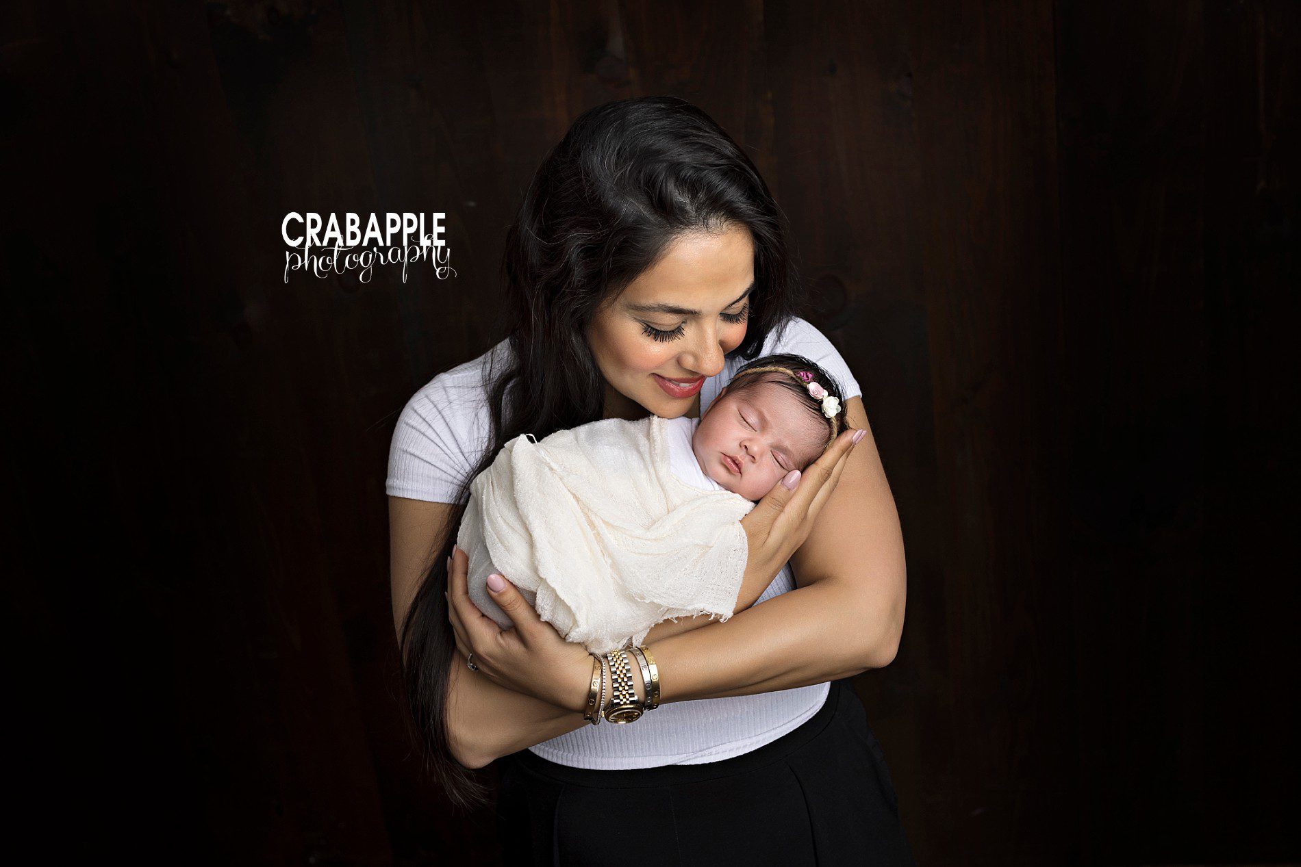 mother and daughter newborn pictures