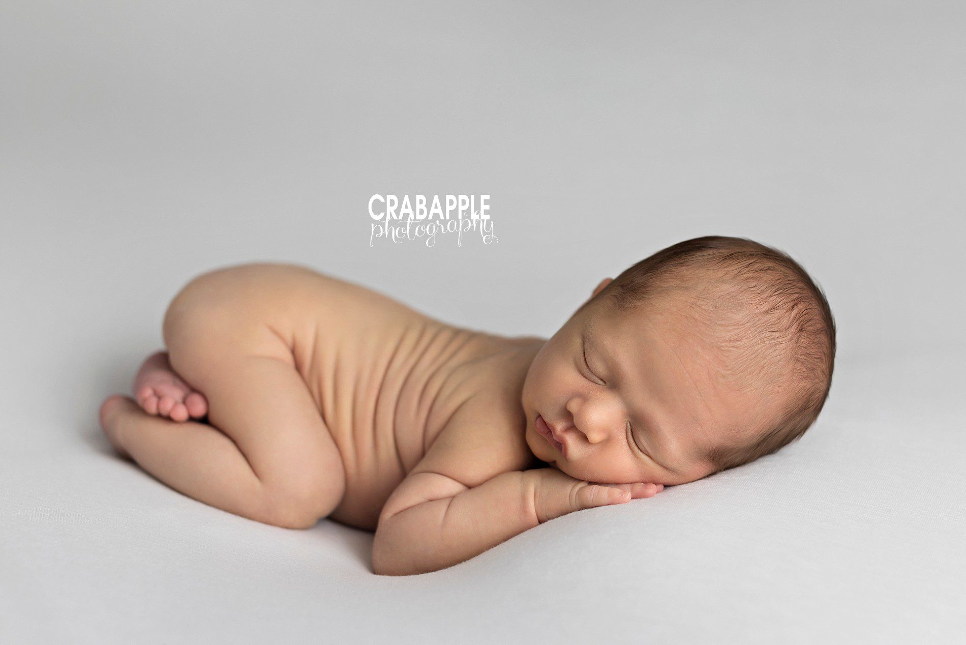 classic and simple newborn photos