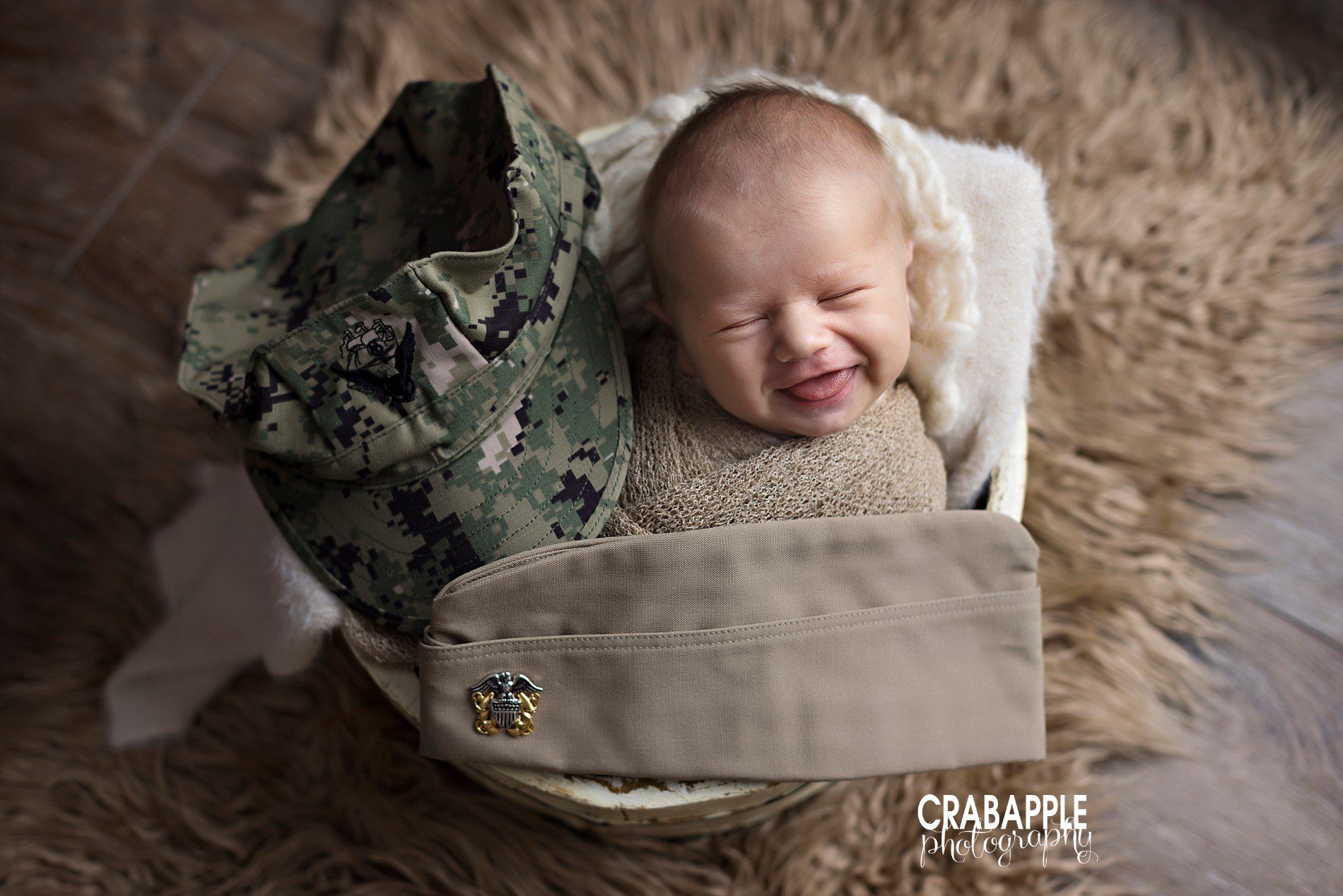 honoring military parent with newborn photos