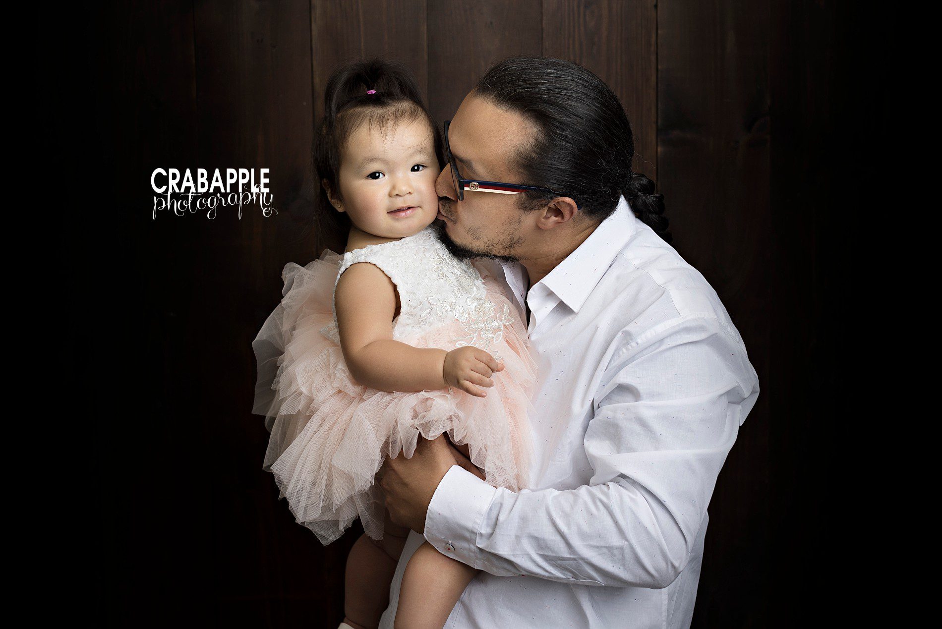 father daughter photo ideas for baby's first birthday