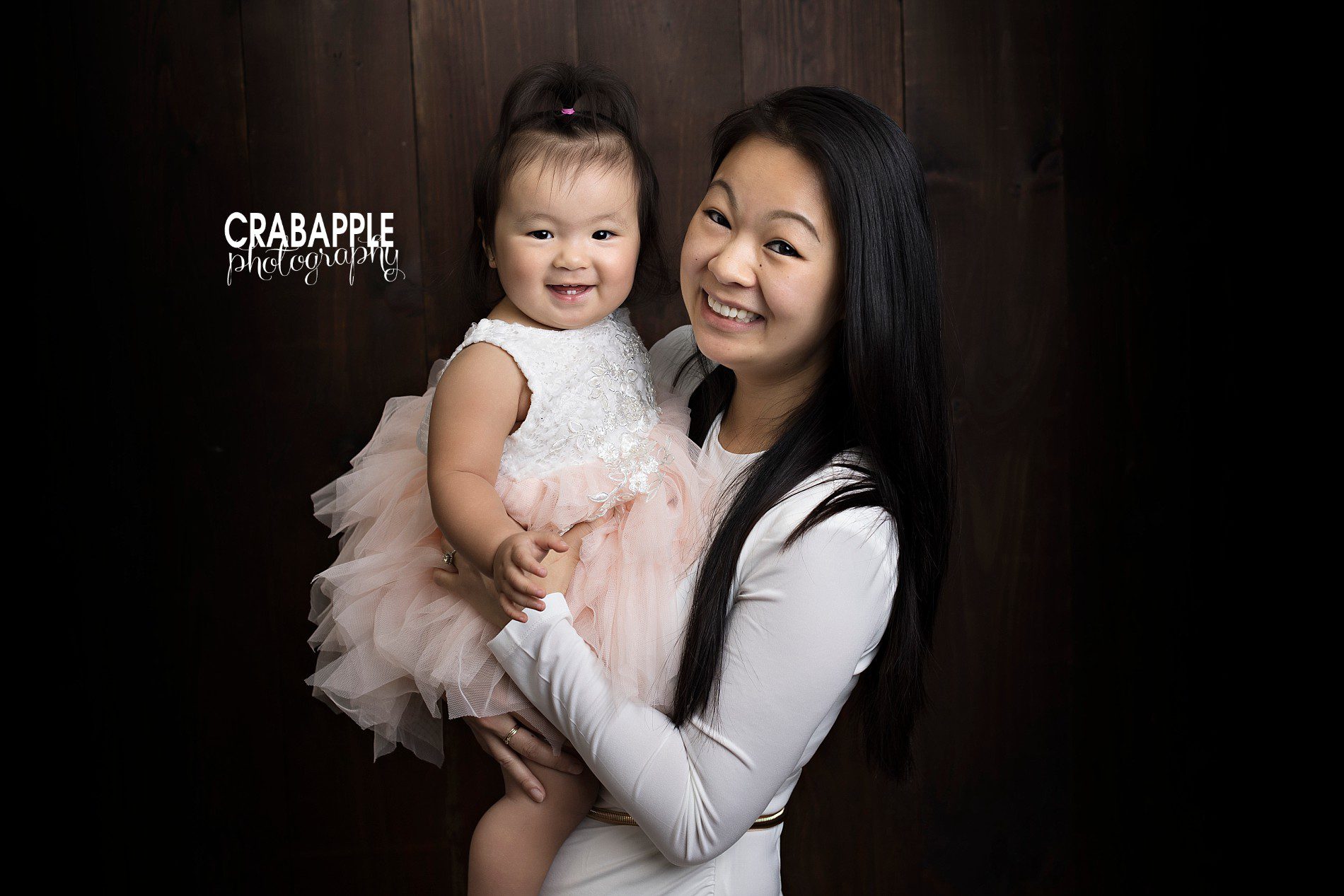 mother daughter photo ideas for baby's first birthday