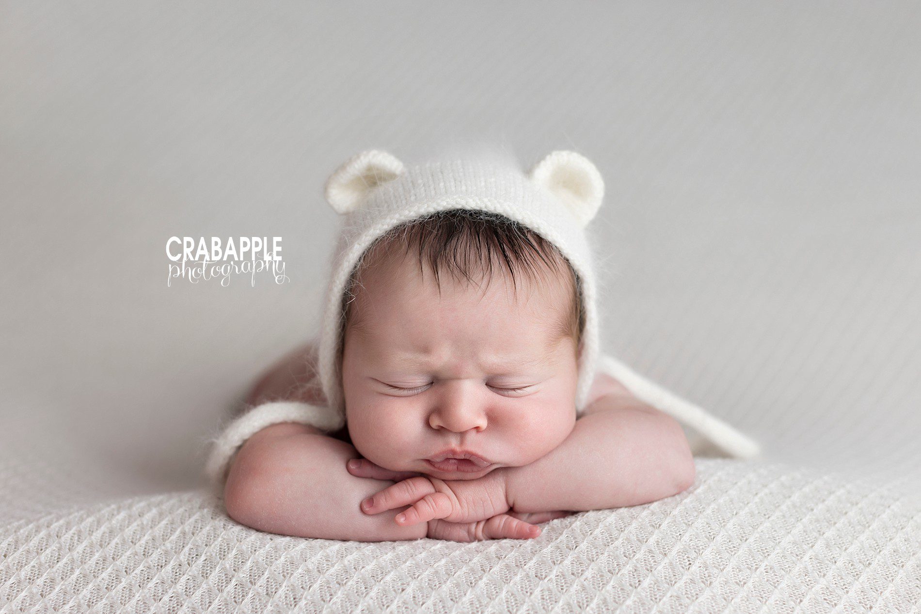 white newborn accessories for portraits