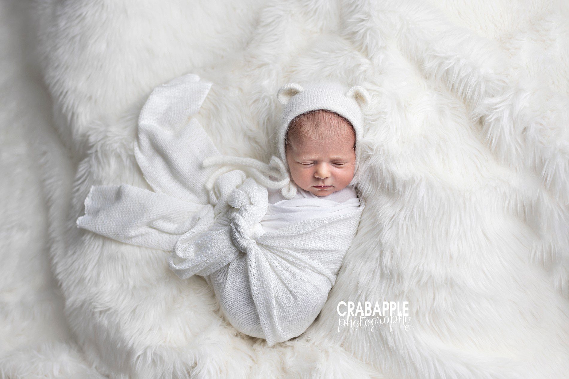 monochromatic newborn photo ideas