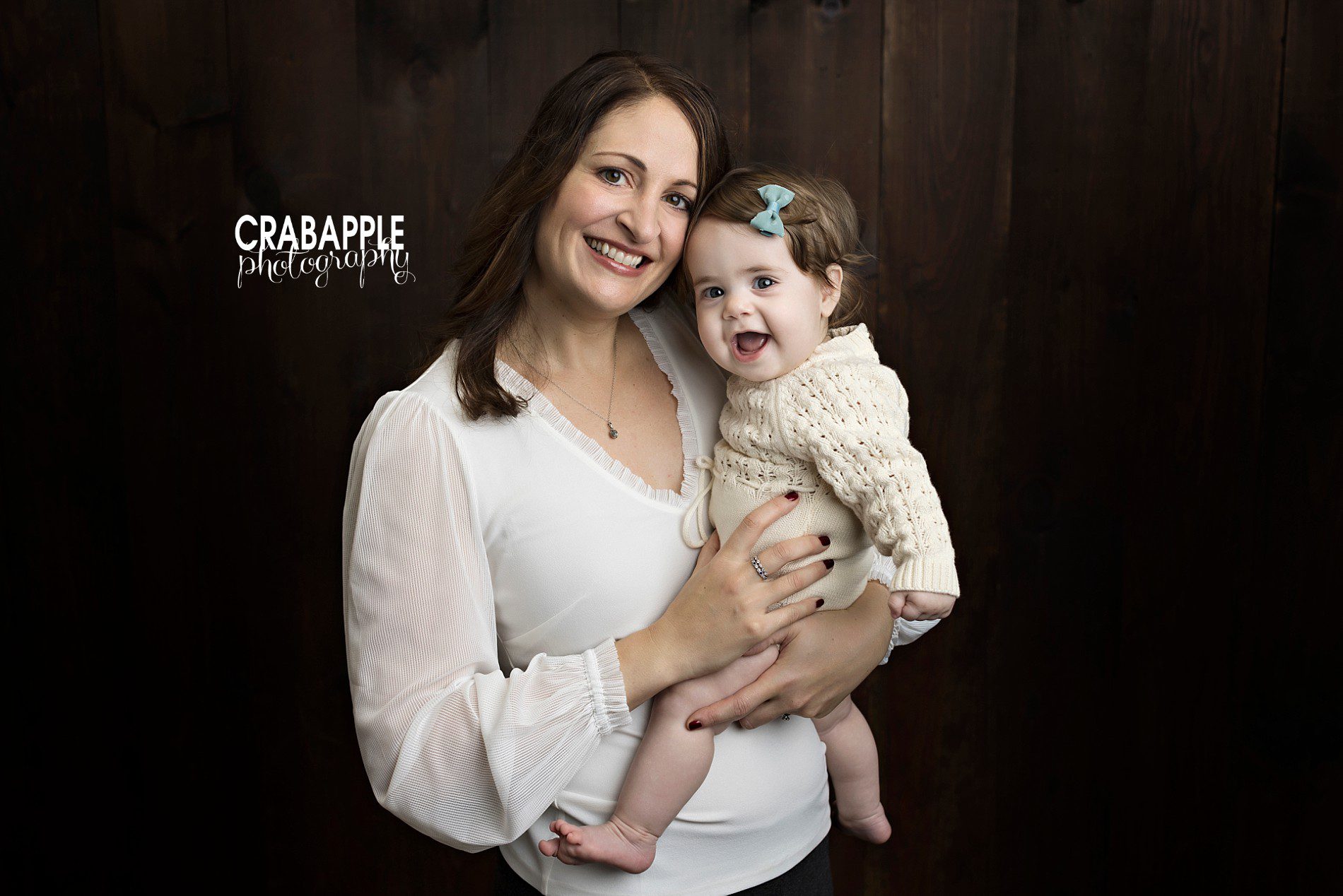 mother and daughter photo ideas with baby