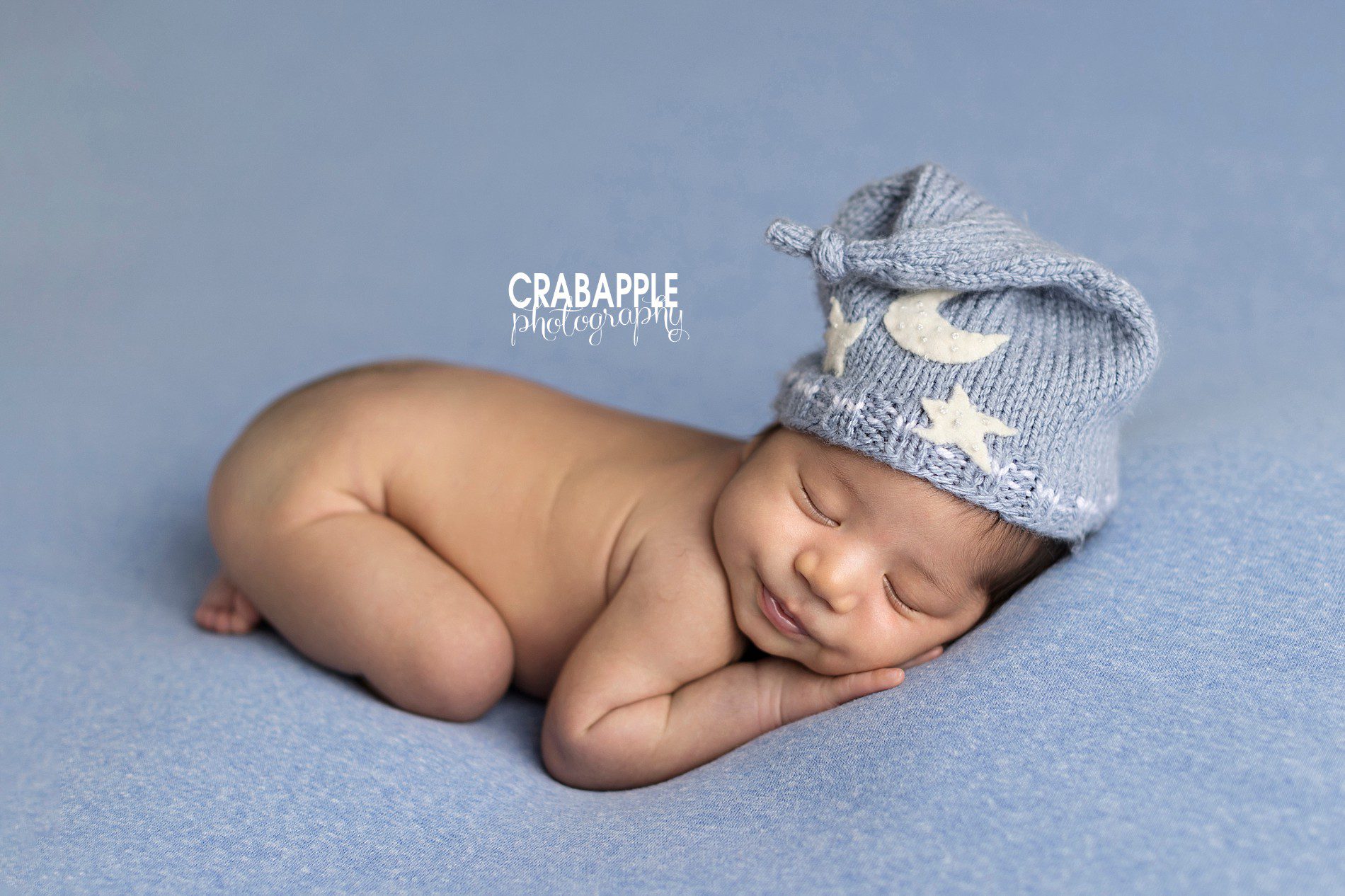 cute ideas for newborn photos for boys using blue