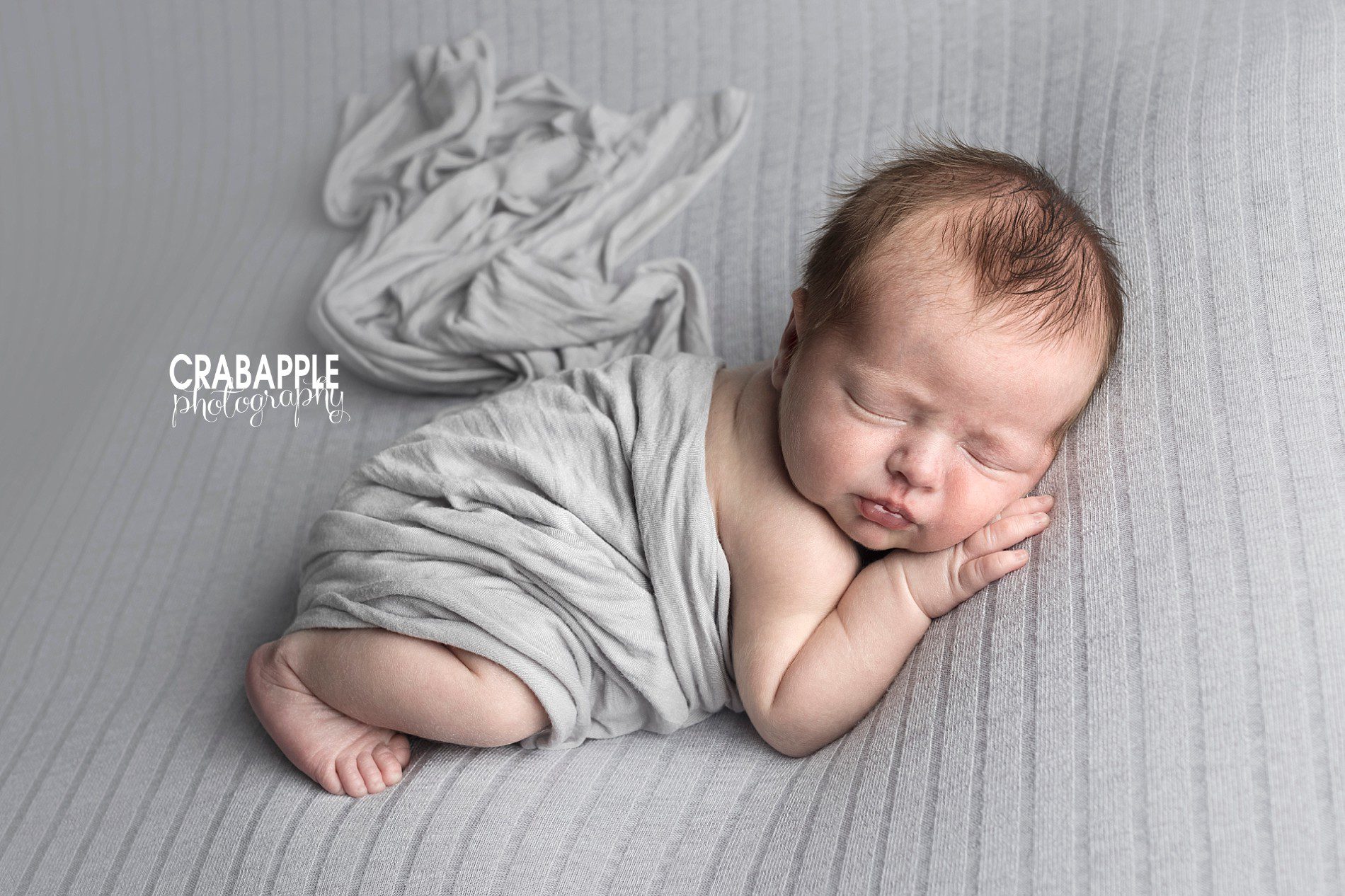 super simple newborn photos for boys