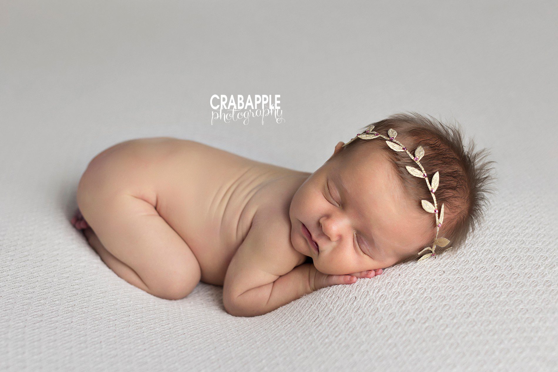 simple and sweet newborn photos for girls