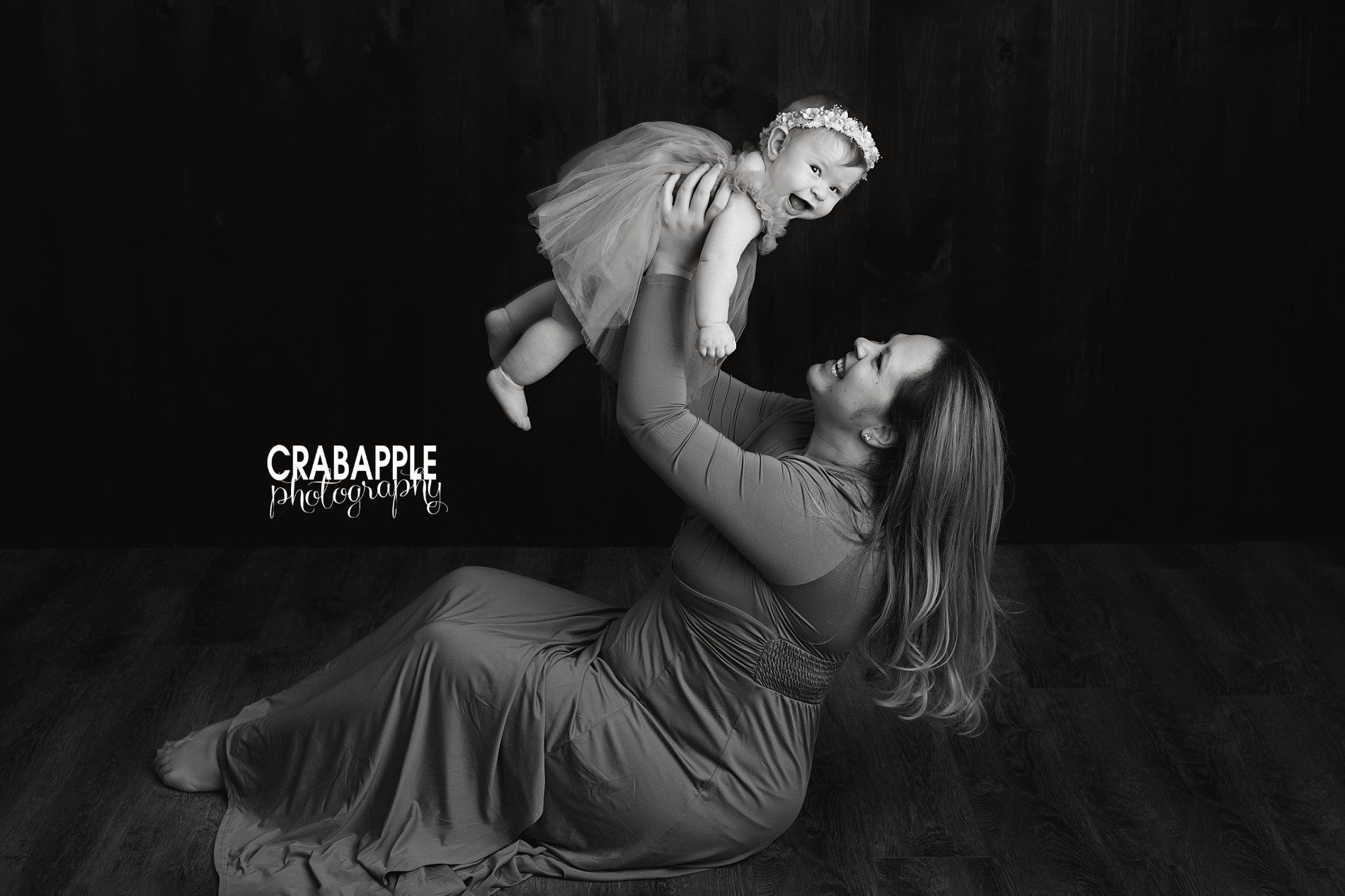 black and white mother daughter portrait styling and pose ideas