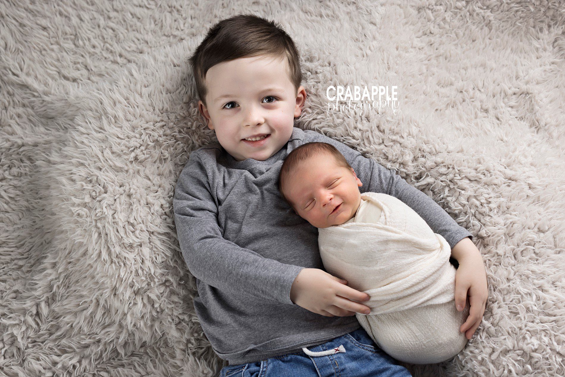 newborn and toddler sibling photos