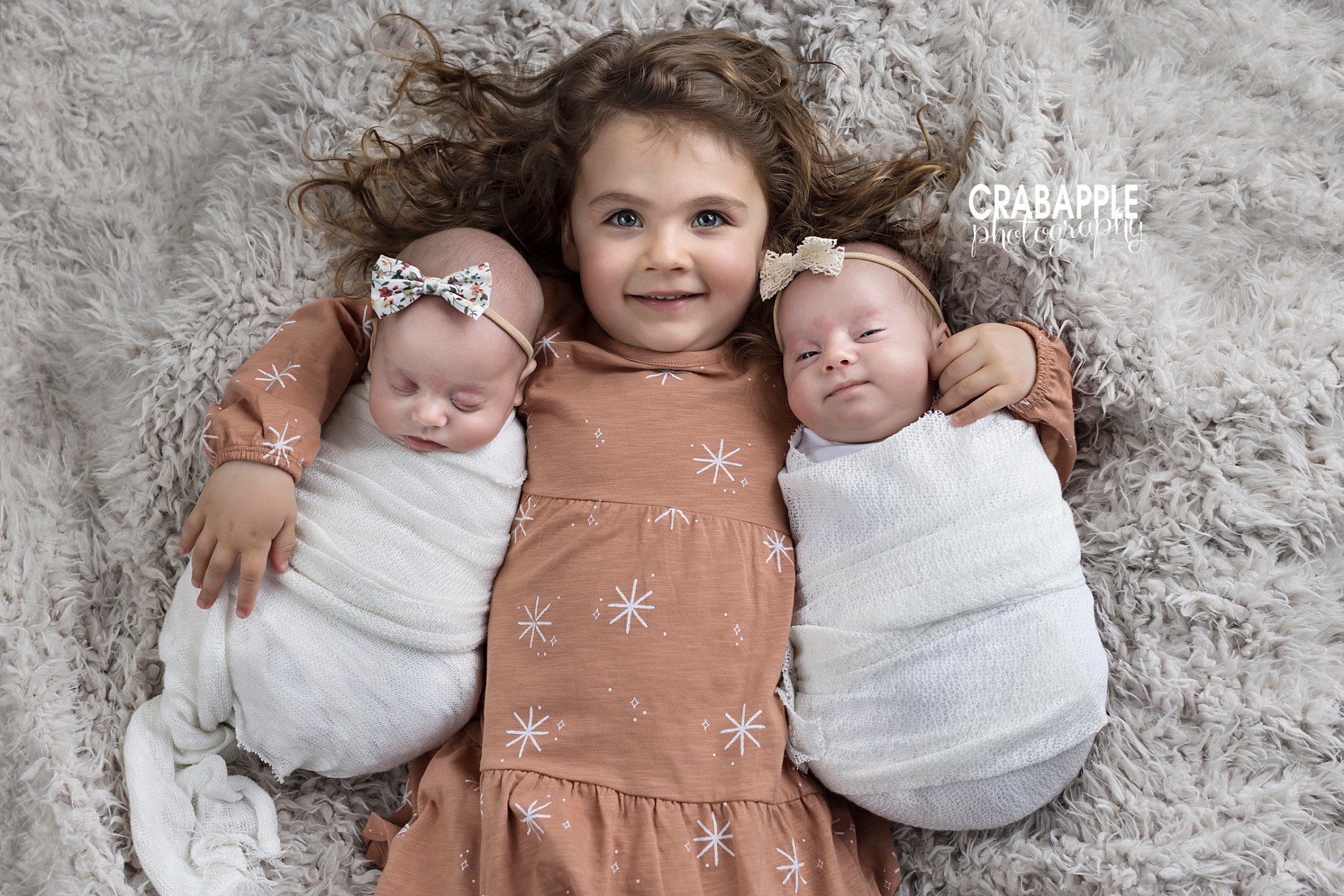 twin newborn photos with big sister