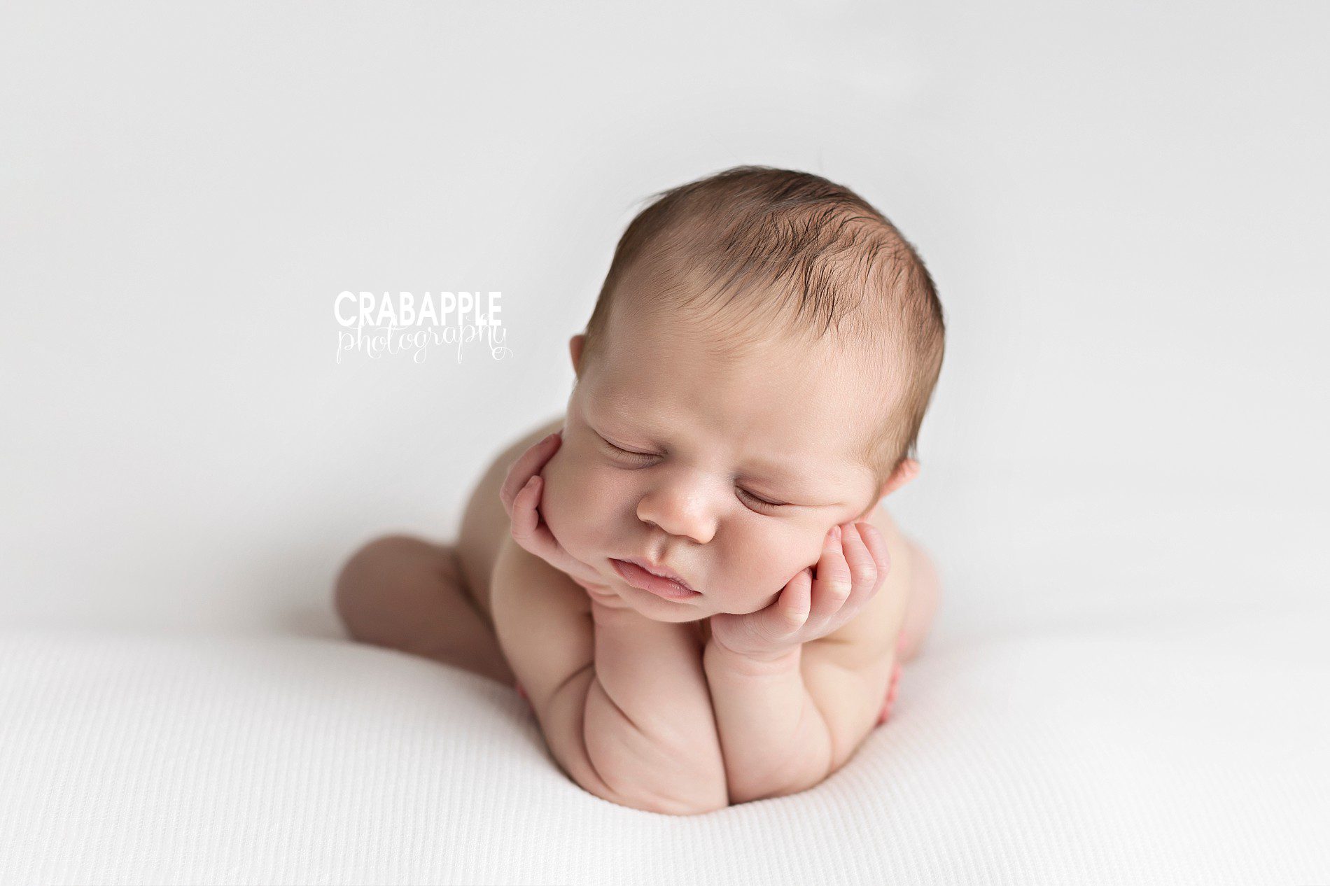 simple and classic newborn photos