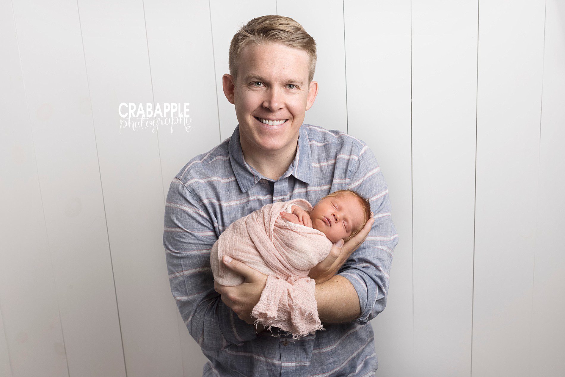 ideas for newborn photos with dad