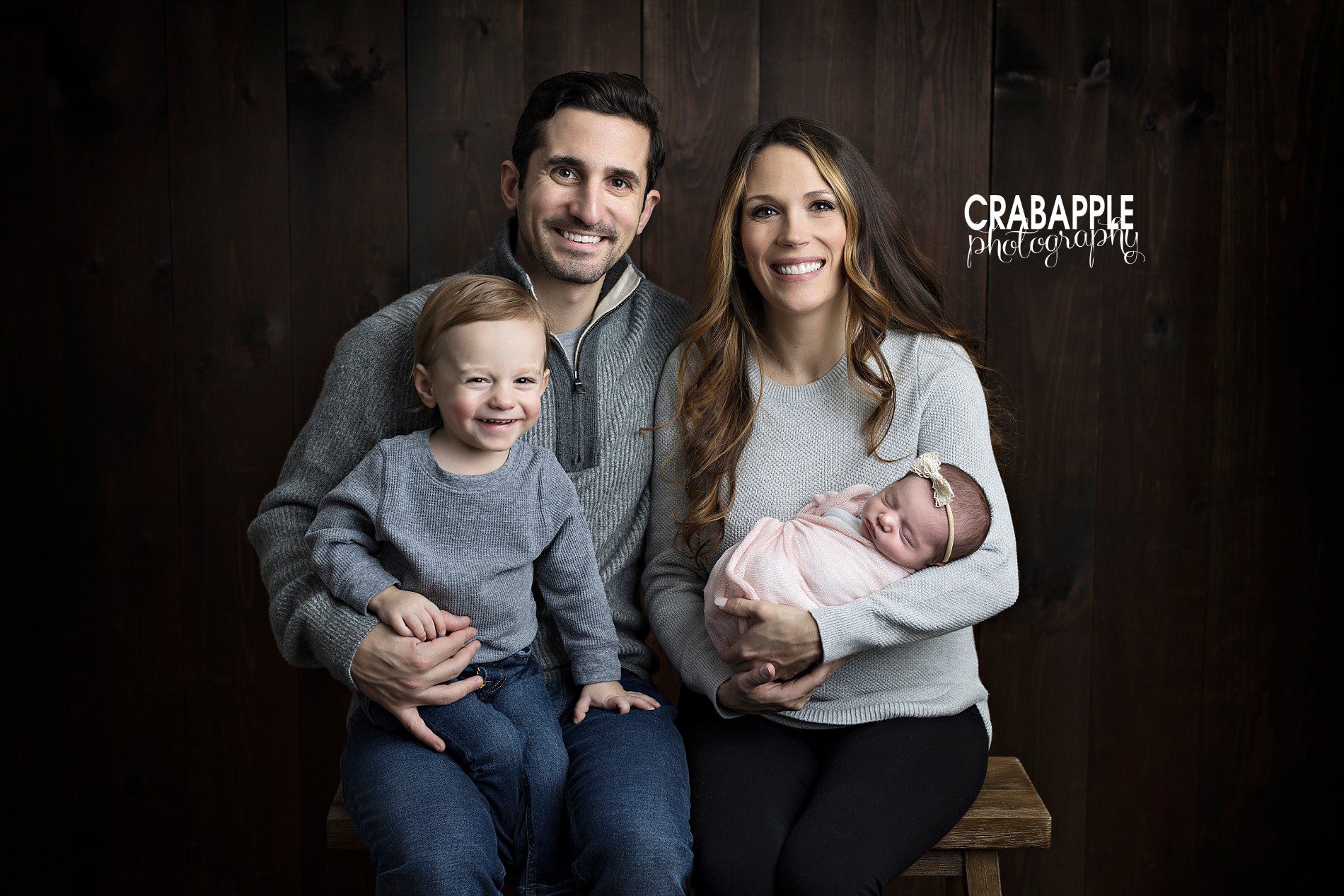 ideas for family pics with newborn and toddler