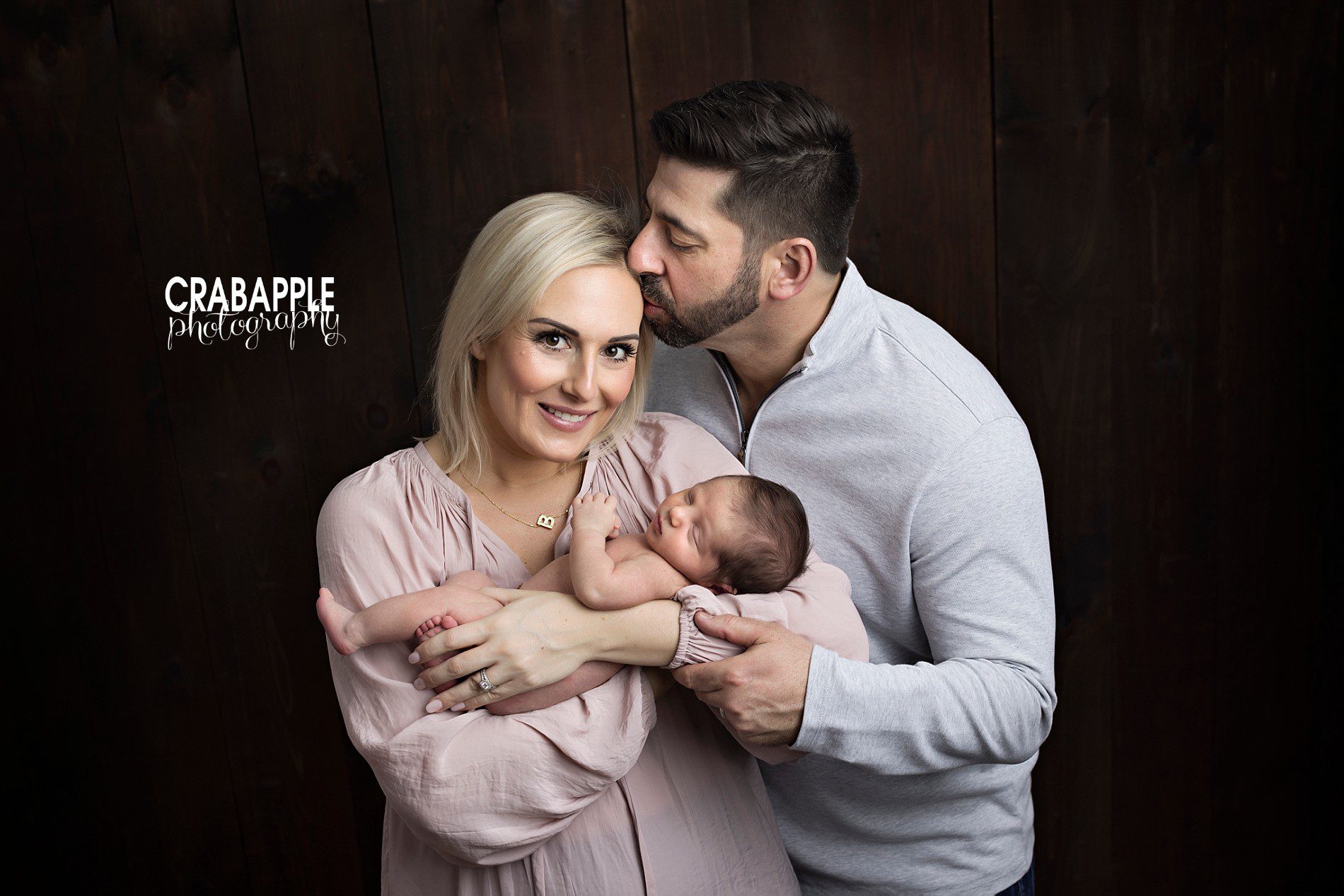 mom, dad and newborn pictures