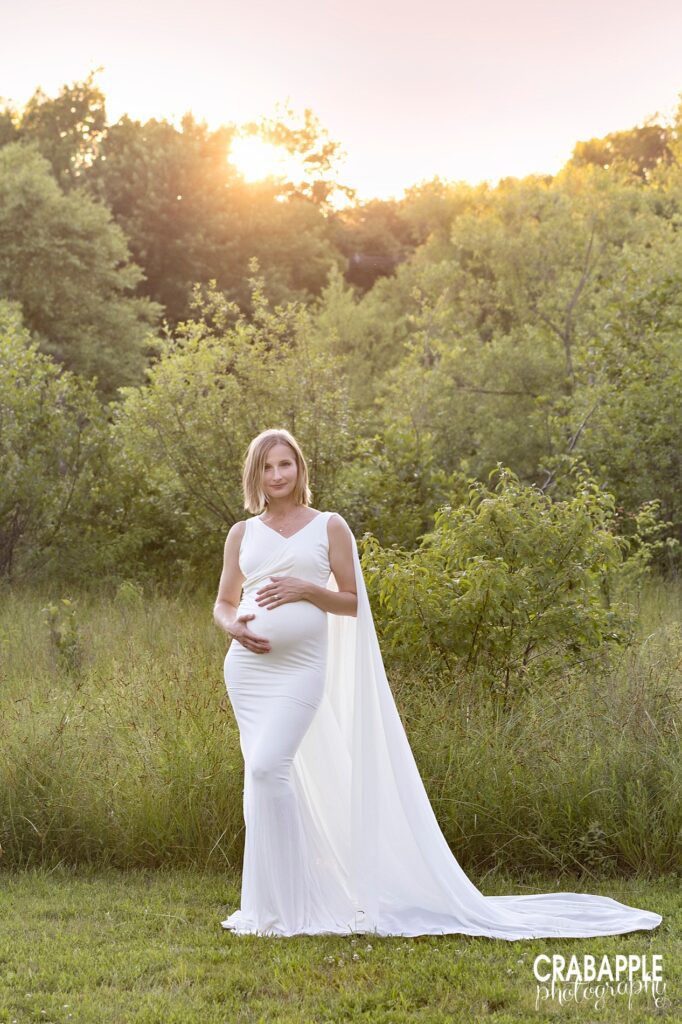 Beautiful outdoor maternity photos