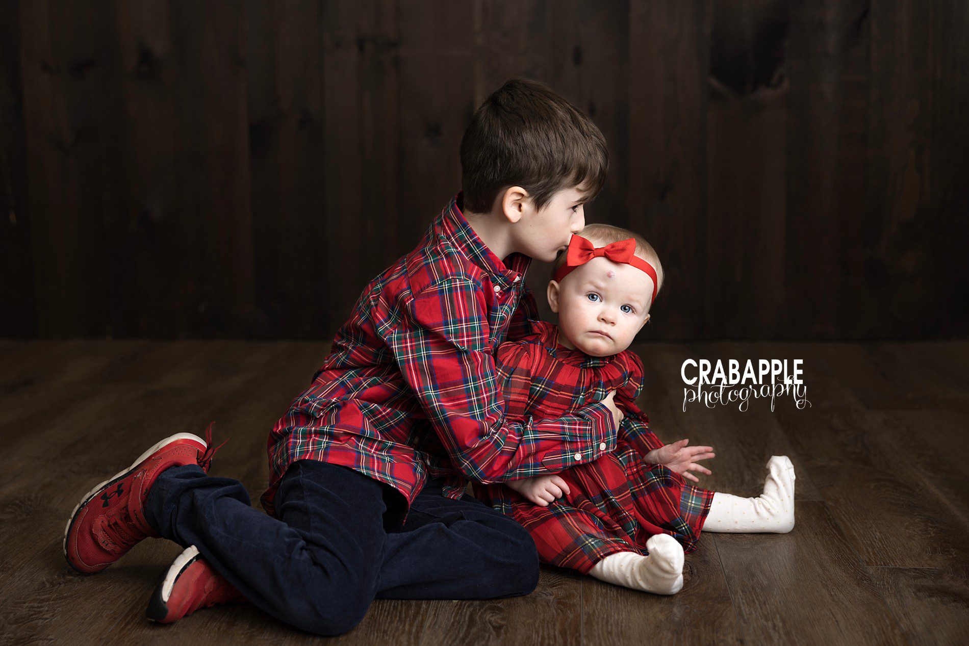 sibling photo ideas and poses