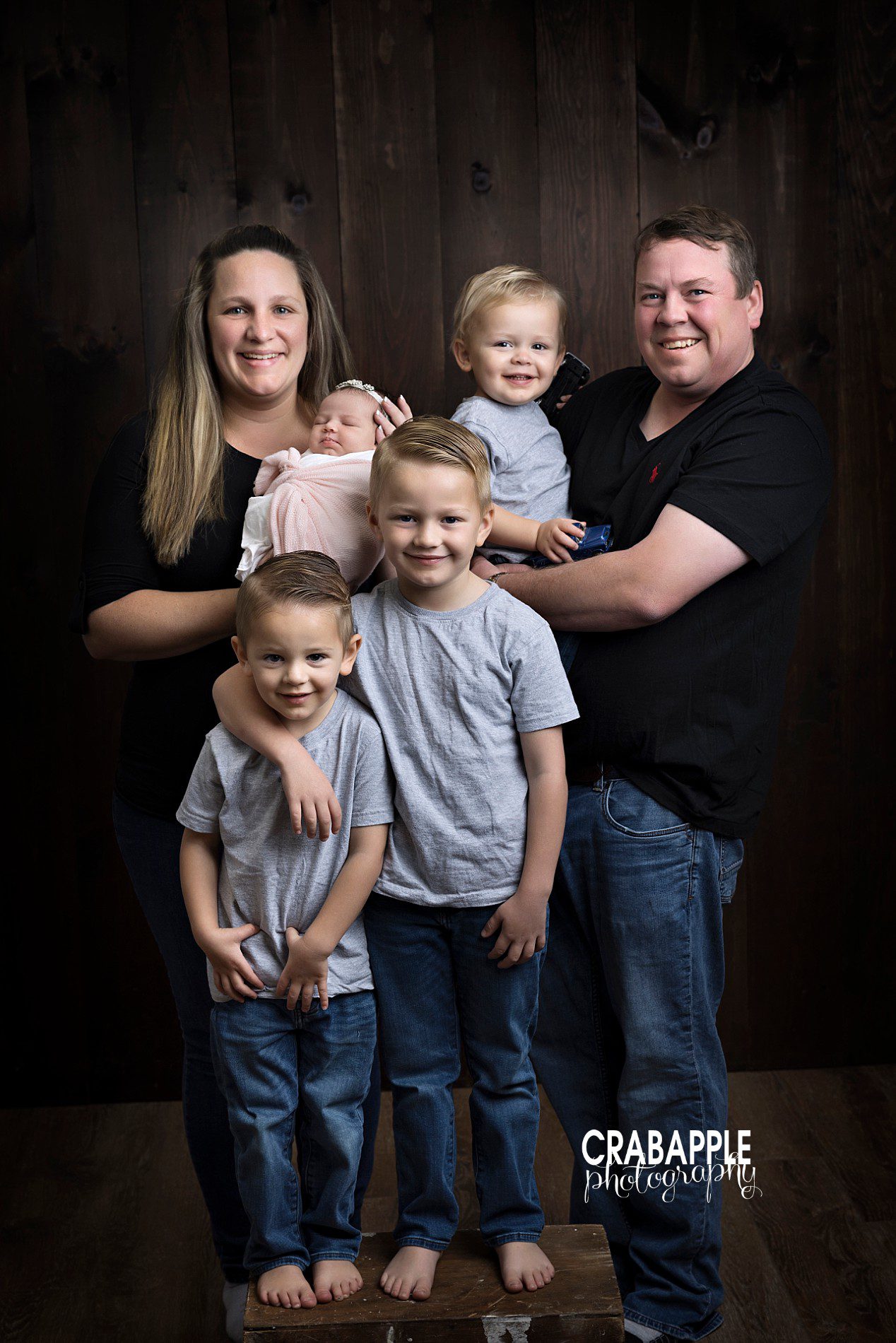 family portraits with 4 kids including newborn