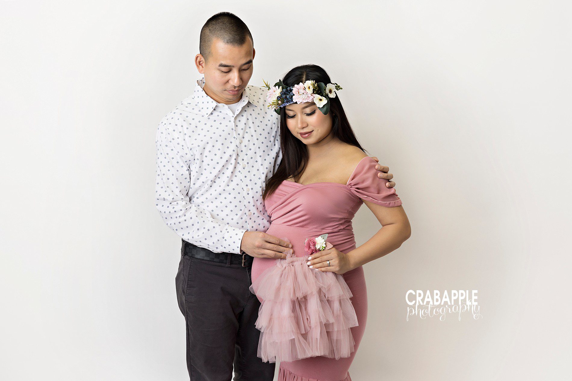 using props in maternity photos