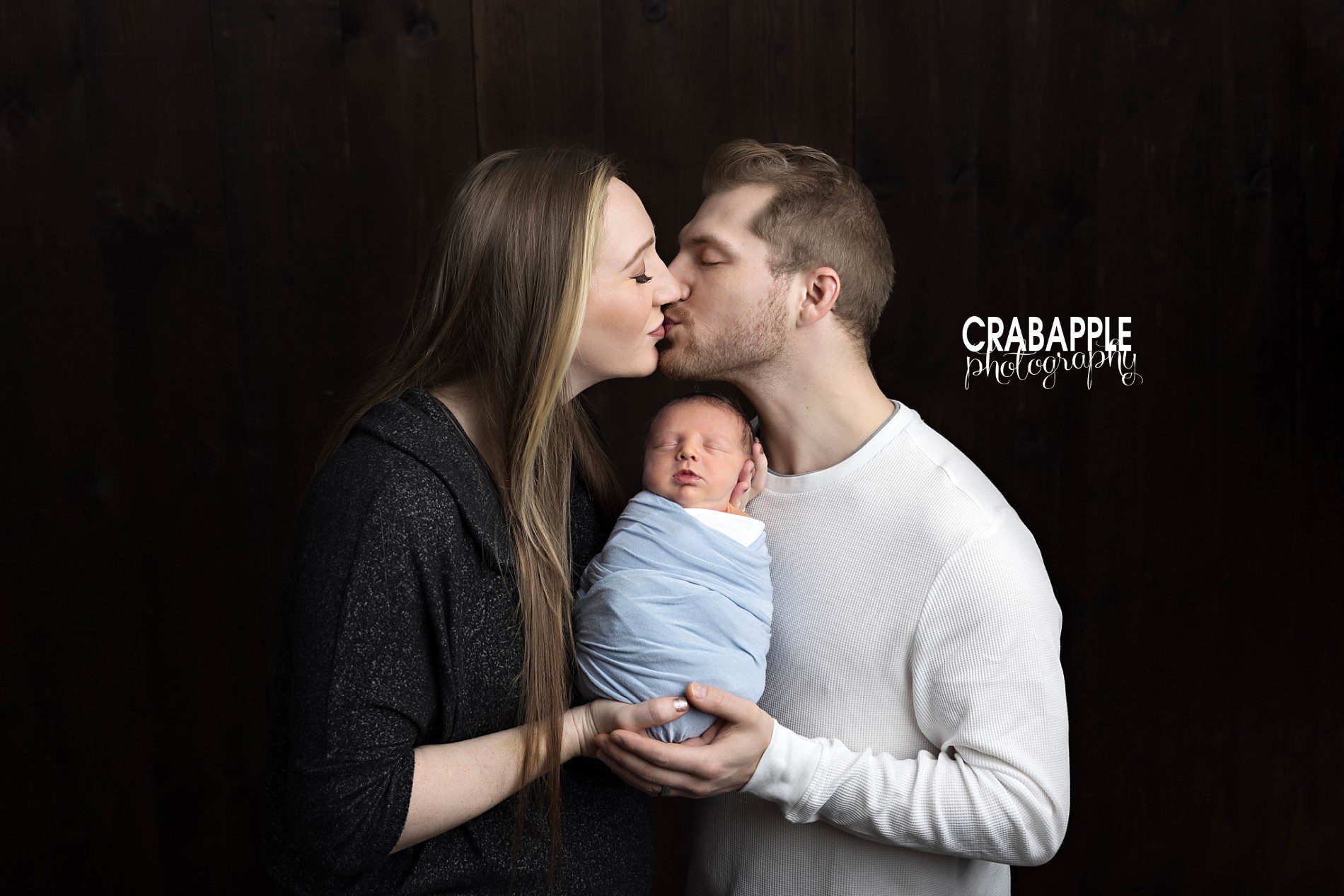 sweet parent and newborn photos