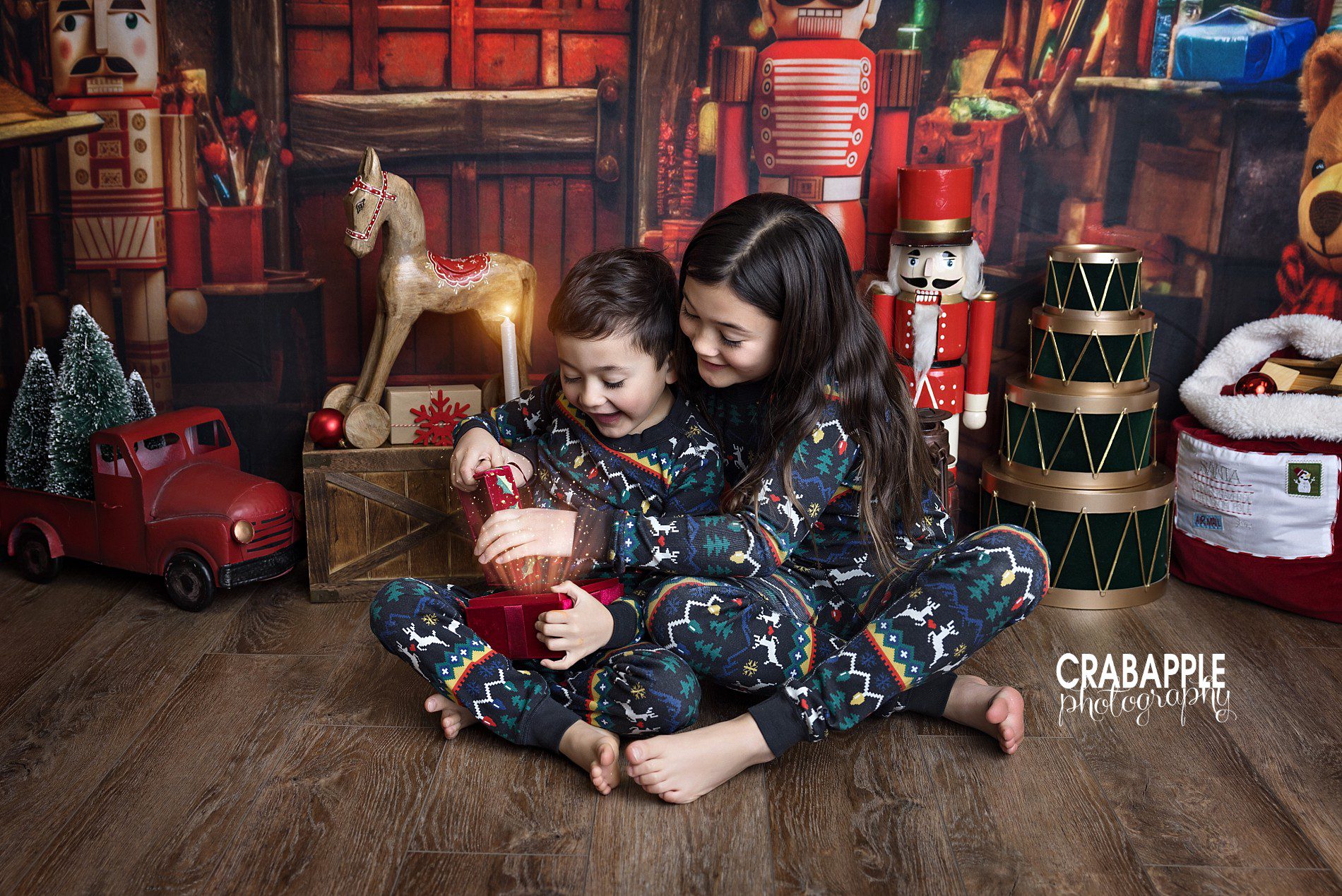 sibling photo ideas for christmas