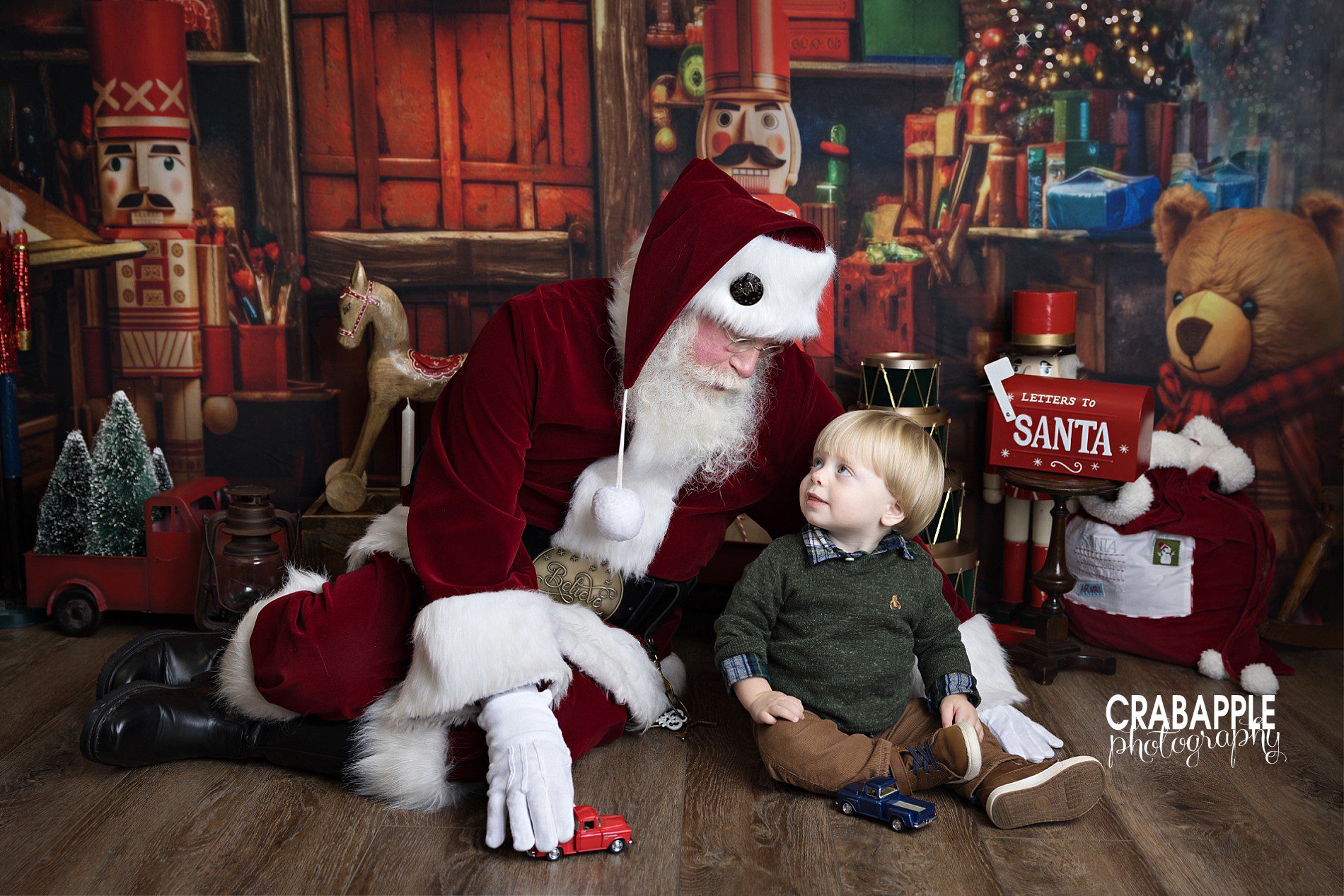 sweet toddler photos with santa