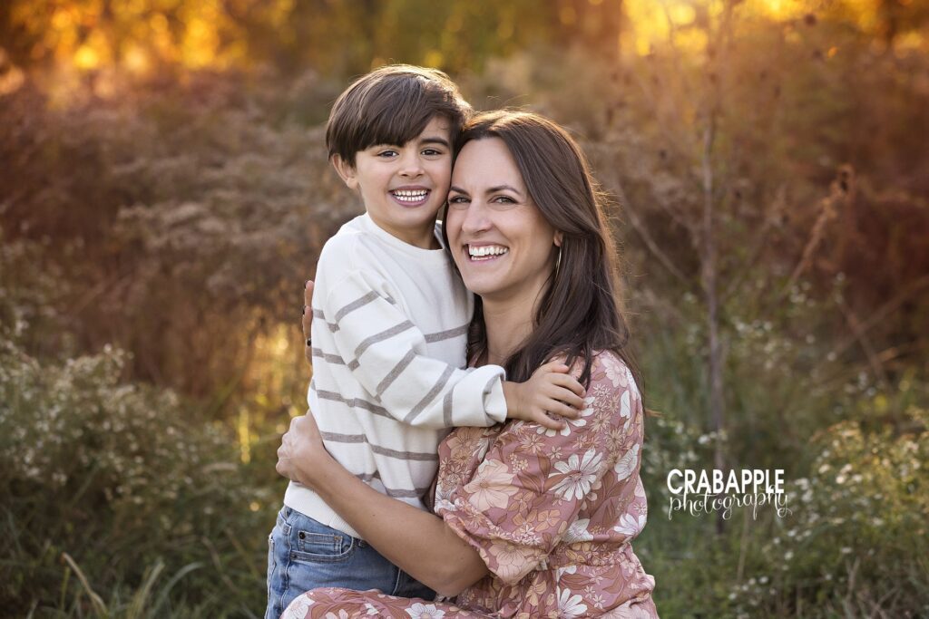 Mother and son photo ideas Mother and son photo with both smiling at the camera