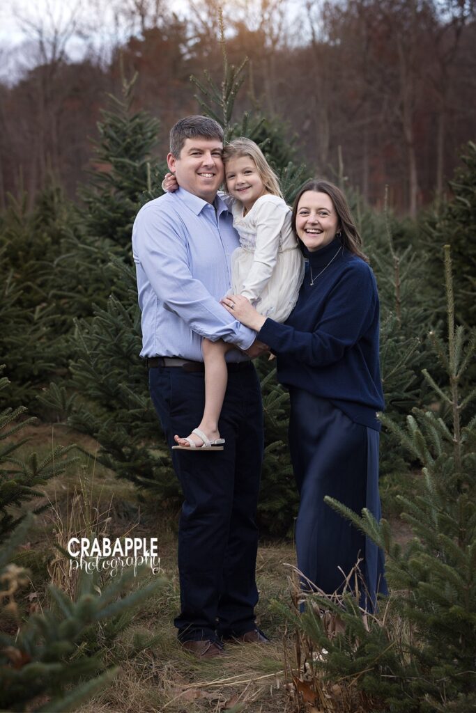 Navy and white styling ideas for Christmas tree farm outfit ideas